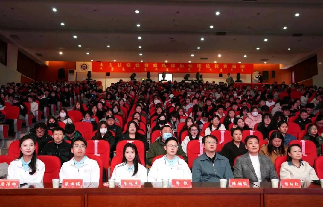 我校舉辦大學(xué)生西部計劃宣講會